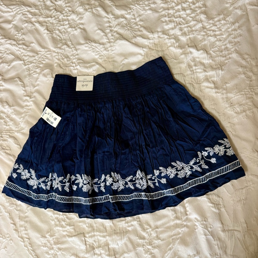 Aeropostale Navy Blue Circle Skater Skirt with White Floral Embroidery, NWT